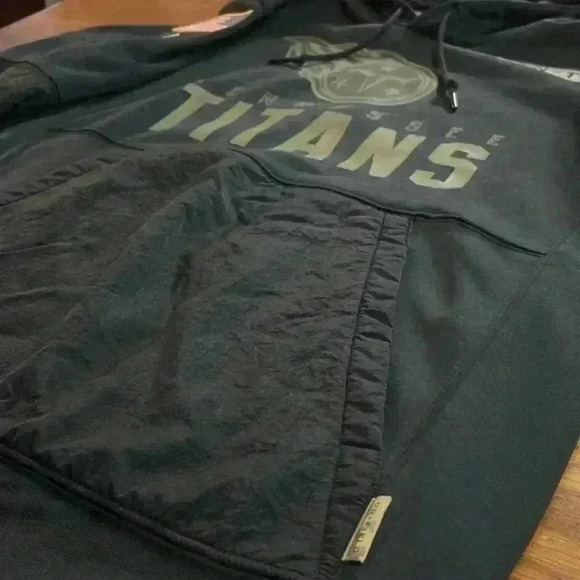 Tennessee Titans Salute to Service Nike Hoodie womens M NFL camo dri-fi military - Picture 6 of 8